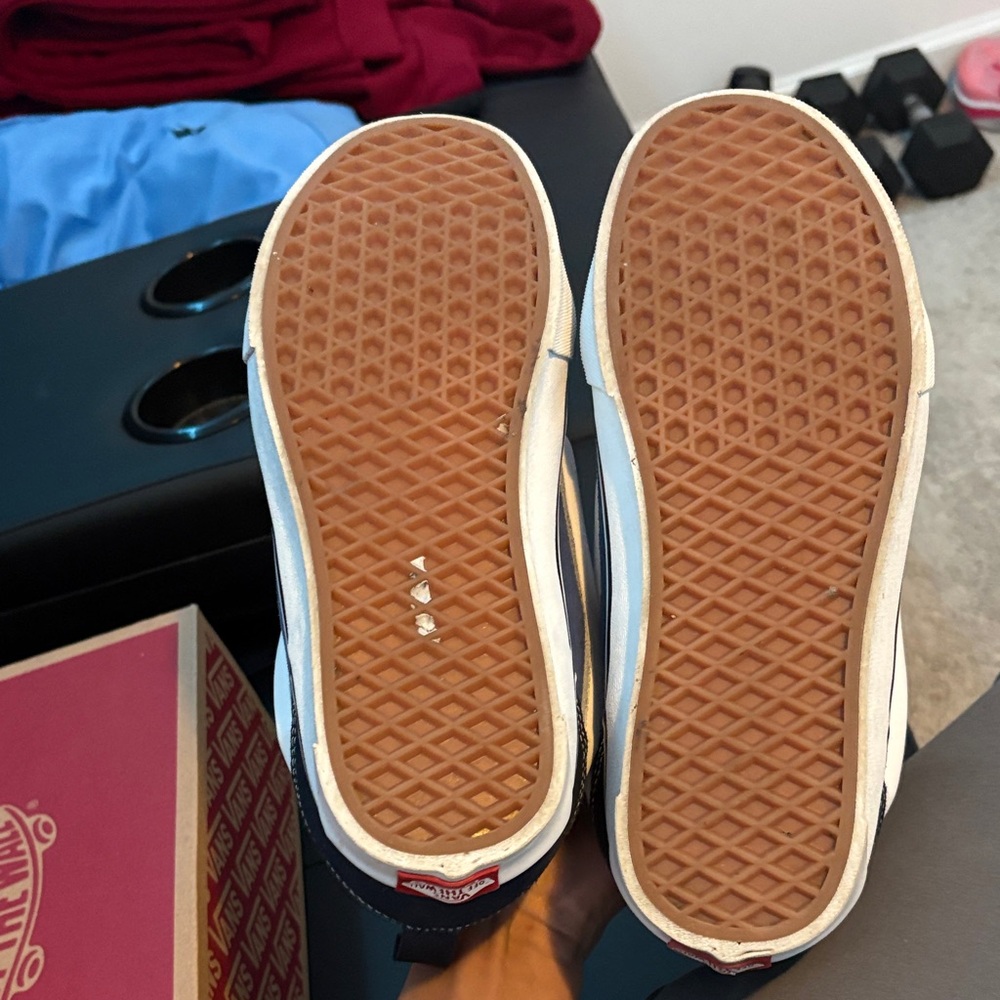 new school Vans  Blue and White Low-Tops - Picture 5 of 5